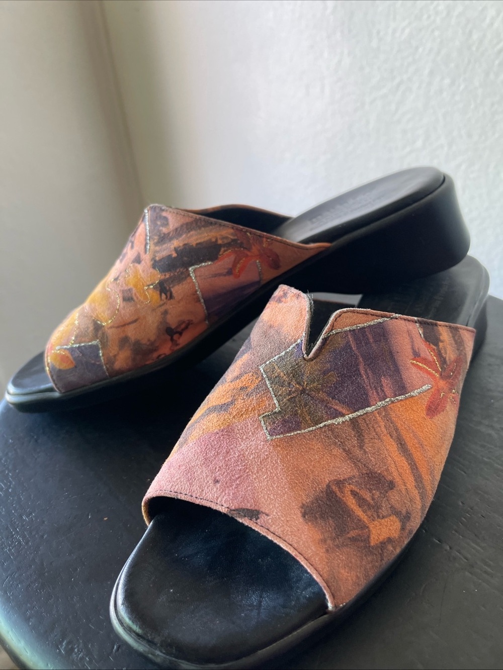 Munro American Hawaii Print Slide On Sandals – Womens US 7